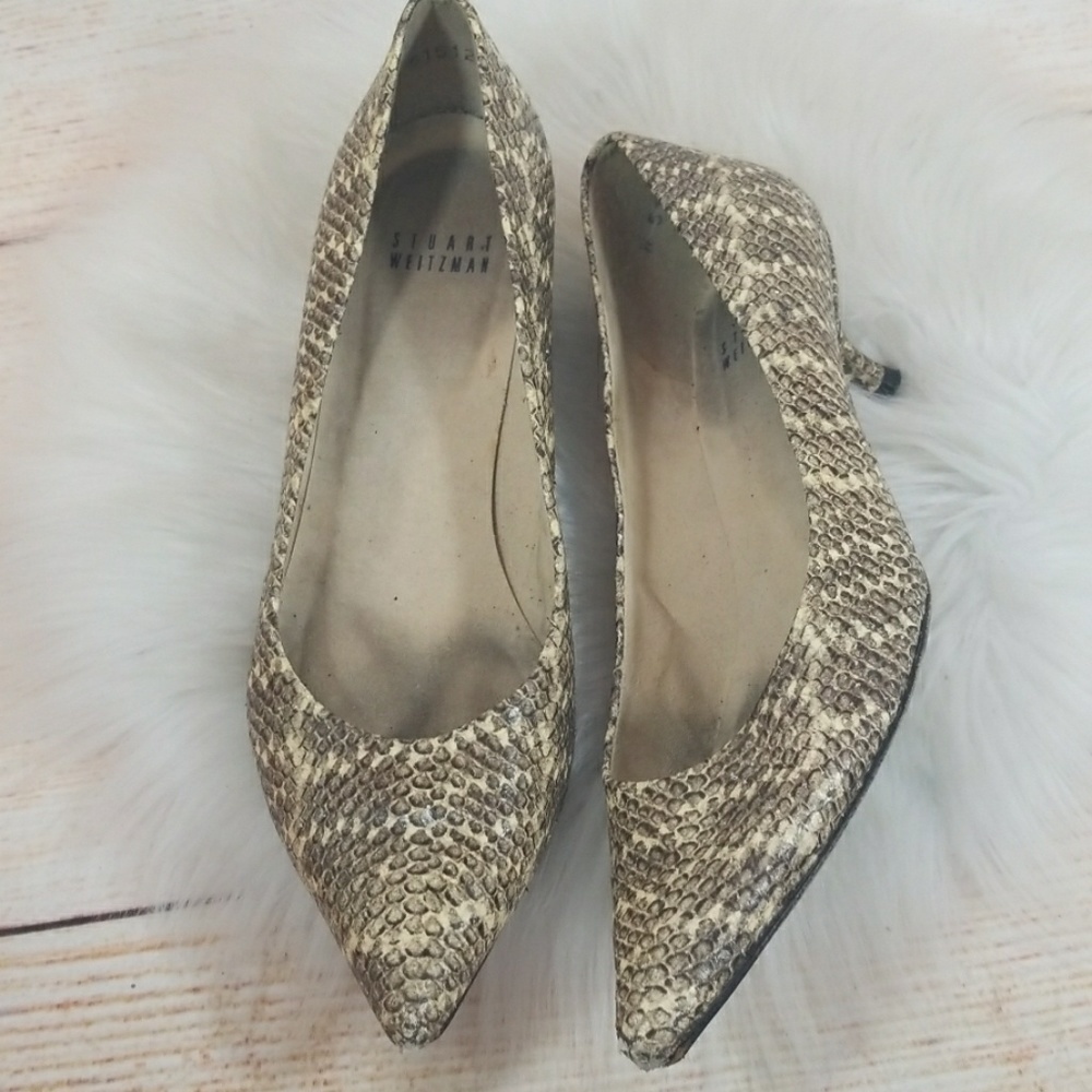 Stuart Weitzman point toe slip on animal snake print kitten heels sz 7